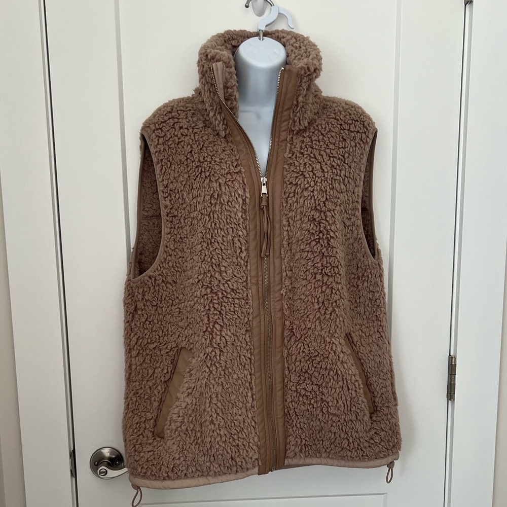 Abercrombie & Fitch Sherpa Vest